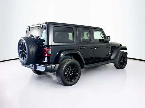 Used 2023 Jeep Wrangler Unlimited Sahara w/ Cold Weather Group AWD/4WD image 9
