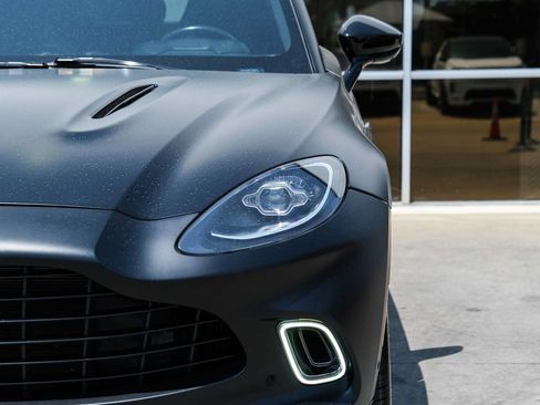 Used 2023 Aston Martin DBX AWD/4WD image 4