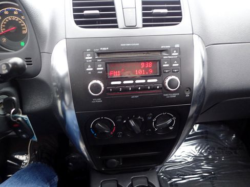 Used 2012 Suzuki SX4 AWD Hatchback image 18