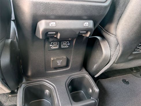 Used 2023 Jeep Gladiator Rubicon w/ LED Lighting Group AWD/4WD image 16