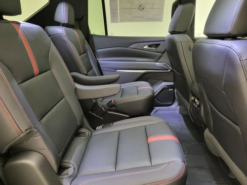 New 2026 Chevrolet Traverse RS w/ LPO, Floor Liner Package FWD image 47
