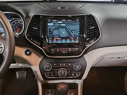 Used 2019 Jeep Cherokee Limited w/ Technology Group AWD/4WD image 15