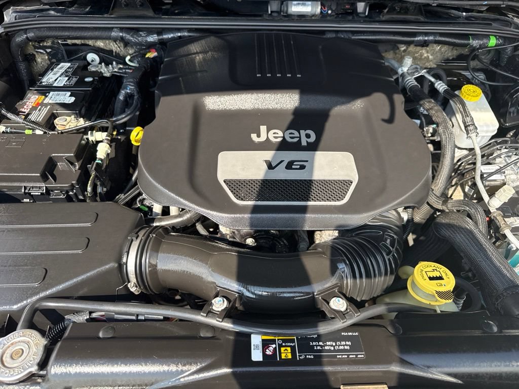 Used 2018 Jeep Wrangler Sport AWD/4WD image 28