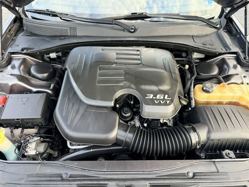 Used 2016 Chrysler 300 Limited RWD image 41