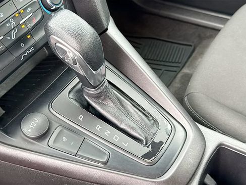 Certified 2018 Ford Focus SE w/ Cold Weather Package FWD image 24