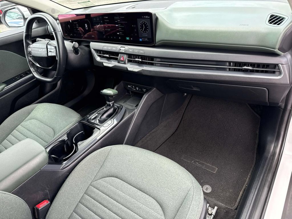 Certified 2025 Kia K4 GT-Line Turbo FWD image 15