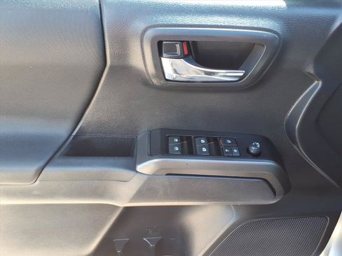 Used 2023 Toyota Tacoma TRD Off-Road AWD/4WD image 19