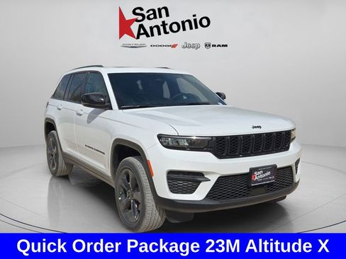 New 2025 Jeep Grand Cherokee Altitude RWD image 2