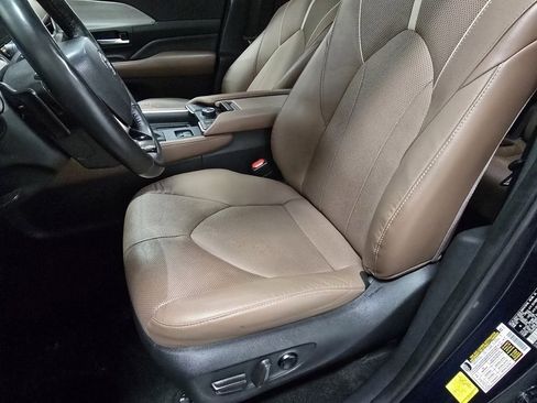 Used 2024 Toyota Grand Highlander Platinum image 27
