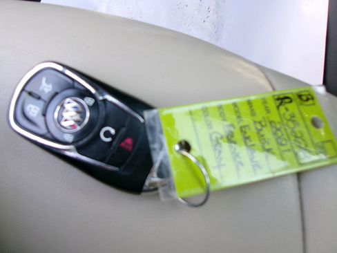 Used 2021 Buick Enclave Essence image 20