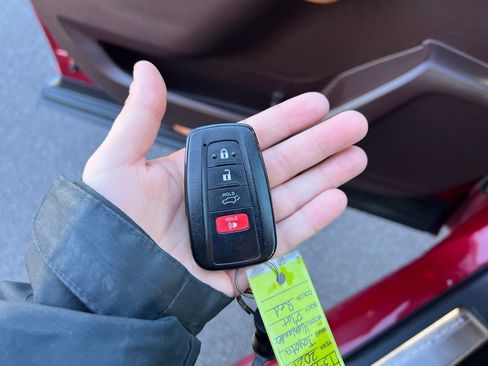 Used 2021 Toyota Highlander Platinum image 30