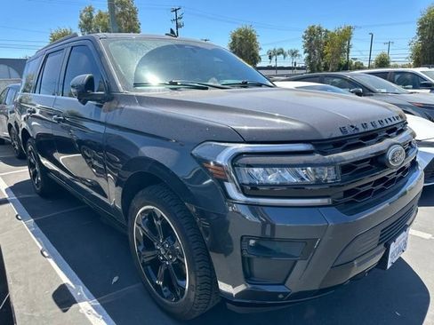 Used 2023 Ford Expedition Limited AWD/4WD image 1