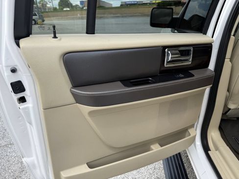 Used 2017 Lincoln Navigator L Reserve RWD image 24