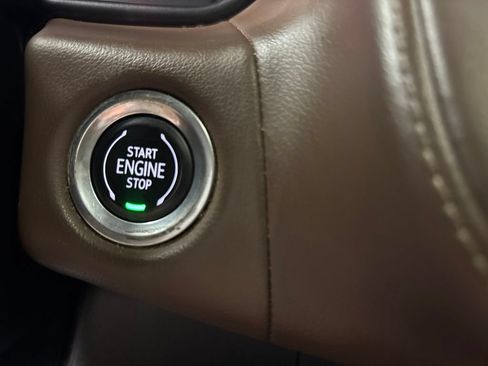 Used 2021 Chevrolet Suburban High Country AWD/4WD image 24