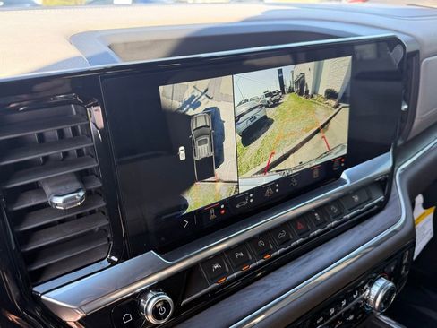 Used 2024 GMC Sierra 1500 SLT image 39