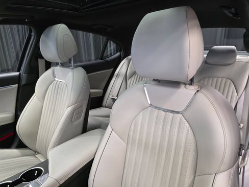Used 2022 Genesis G70 3.3T w/ Sport Advanced Package AWD/4WD image 19