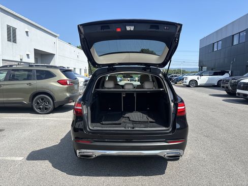 Used 2019 Mercedes-Benz GLC 300 4MATIC image 23