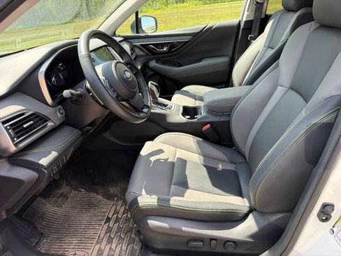 Used 2025 Subaru Outback Onyx Edition XT AWD/4WD image 3