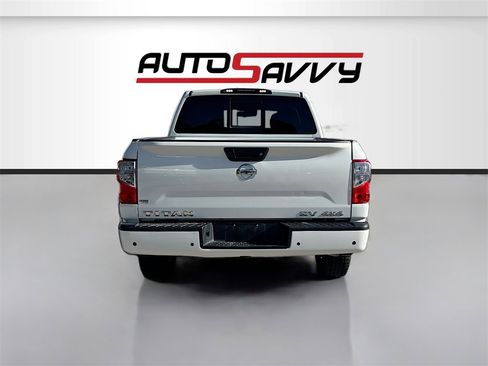 Used 2021 Nissan Titan SV w/ SV Convenience Package image 6
