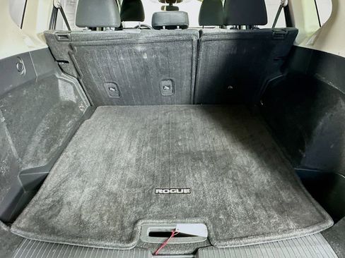 Used 2021 Nissan Rogue S image 33