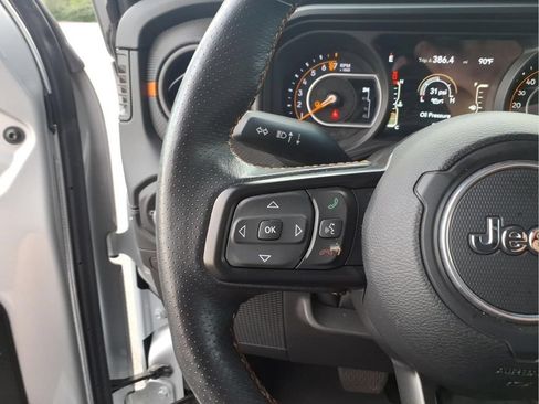 Used 2024 Jeep Gladiator Mojave w/ Technology Group AWD/4WD image 24
