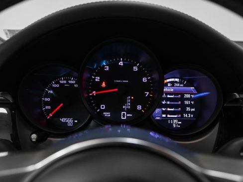 Certified 2018 Porsche Macan Sport Edition AWD/4WD image 29