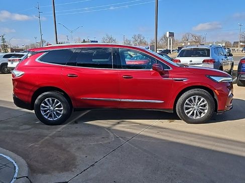 Used 2024 Buick Enclave Premium image 4