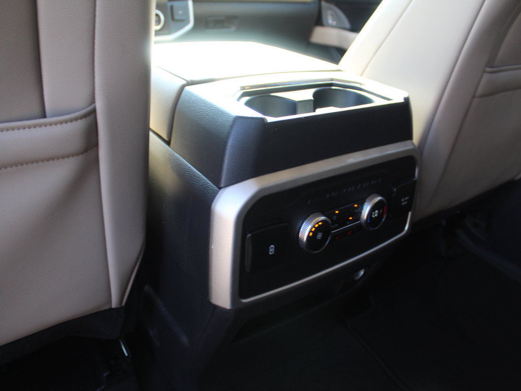 Used 2024 Ford Expedition Limited AWD/4WD image 12