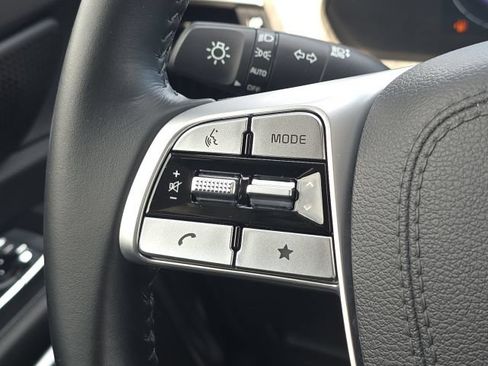Used 2025 Kia Telluride EX w/ EX Captain's Chair Package FWD image 40