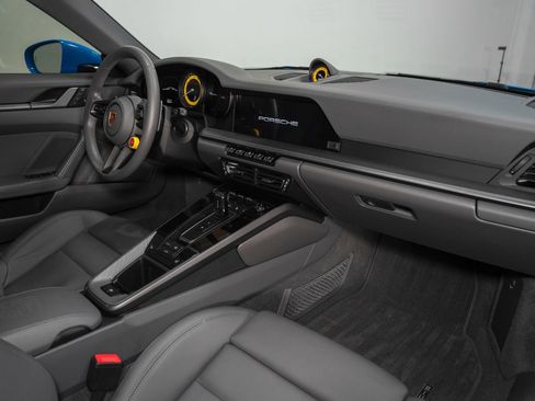 Used 2023 Porsche 911 Carrera w/ Sport Chrono Package image 28