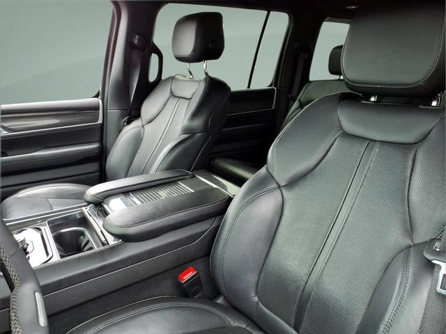 Used 2022 Jeep Wagoneer Series II AWD/4WD image 14
