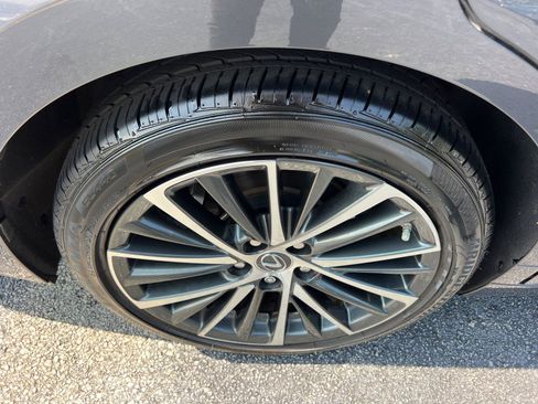 Certified 2025 Lexus ES 350 w/ Premium Package FWD image 17