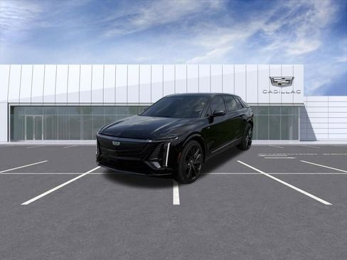 Certified 2024 Cadillac Lyriq Sport w/ LPO, Floor Liner Package AWD/4WD image 6