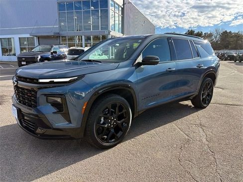 Used 2025 Chevrolet Traverse RS w/ LPO, Floor Liner Package image 7