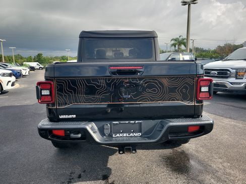 Used 2021 Jeep Gladiator Overland AWD/4WD image 5