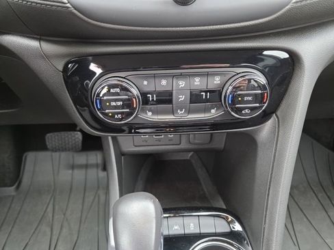 Used 2021 Buick Encore GX Select image 30