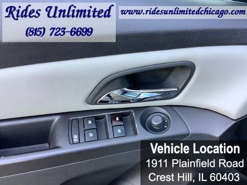 Used 2011 Chevrolet Cruze LT FWD image 12