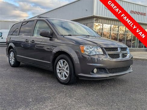 Used 2019 Dodge Grand Caravan SXT image 2