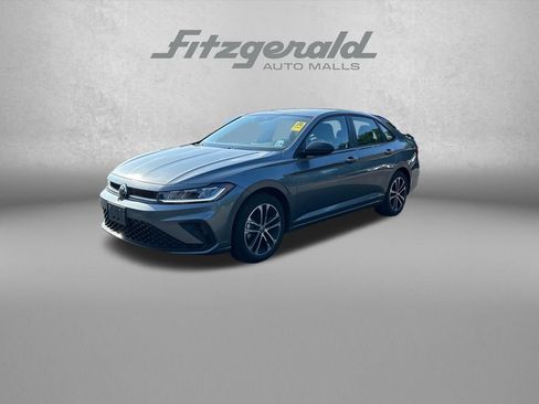 Used 2025 Volkswagen Jetta Sport FWD image 3