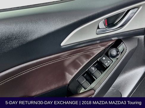 Used 2018 MAZDA MAZDA3 Touring FWD image 23