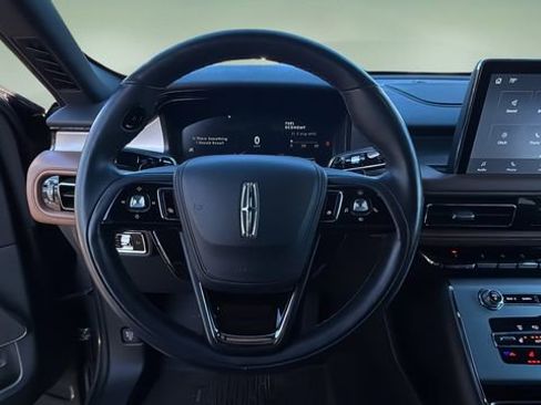 Used 2023 Lincoln Aviator Reserve w/ Equipment Group 201A image 11