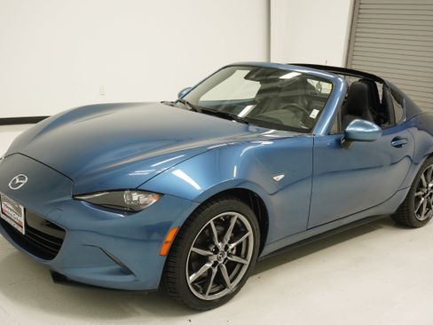 Used 2020 MAZDA MX-5 Miata RF Grand Touring RWD image 6