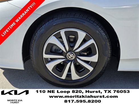 Used 2018 Toyota Prius Prime Premium image 17