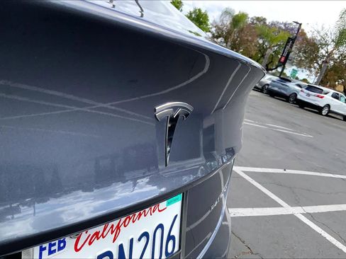 Used 2022 Tesla Model 3 Long Range AWD/4WD image 29