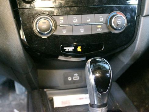 Used 2020 Nissan Rogue SV AWD/4WD image 19