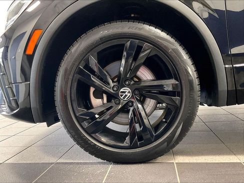 Certified 2023 Volkswagen Tiguan SE R-Line AWD/4WD image 7