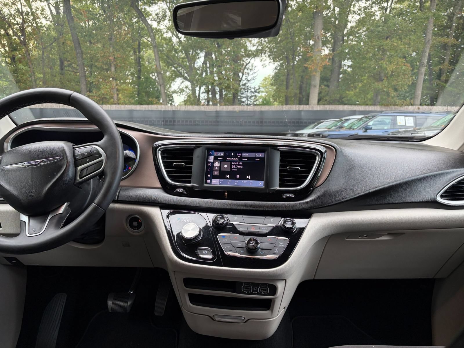 Used 2024 Chrysler Voyager LX FWD image 35