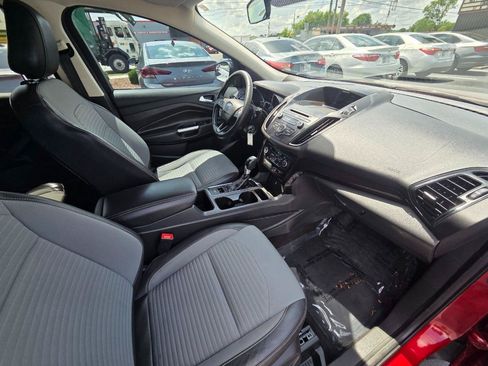 Used 2018 Ford Escape SE w/ SE Sport Appearance Package FWD image 18