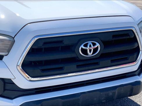 Used 2017 Toyota Tacoma SR5 image 30