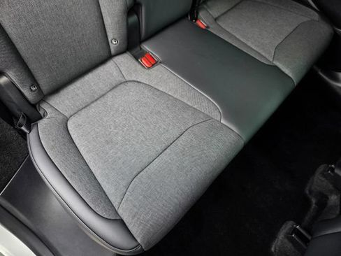 Used 2026 Tesla Model Y AWD image 33